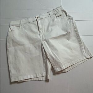 NWT 16W Calvin Klein White Bermuda Shorts